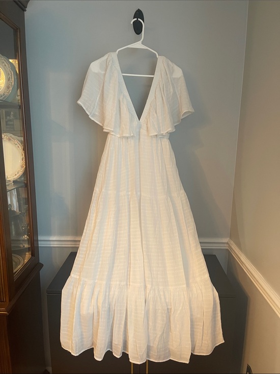 Sullivan Dresses & Skirts - Sullivan White Flutter-Sleeve Maxi Dress